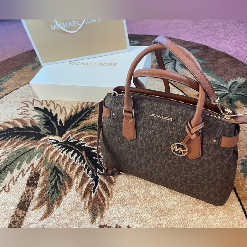 $398 Michael Kors LYNN LG EW SATCHEL Designer Bag MK Handbag NWT - Picture 3 of 12